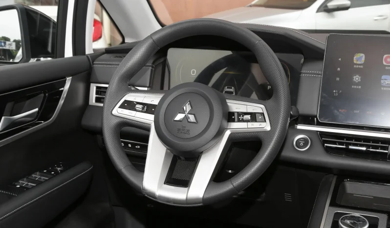 
								MITSUBISHI AIRTREK full									