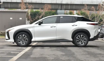 
									Lexus RZ 450e DIRECT4 Indulgence Edition full								