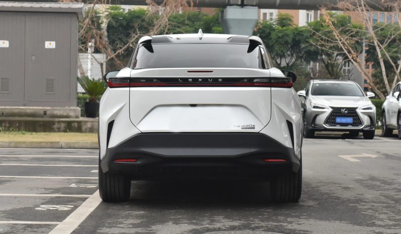 
								Lexus RZ 450e DIRECT4 Indulgence Edition full									