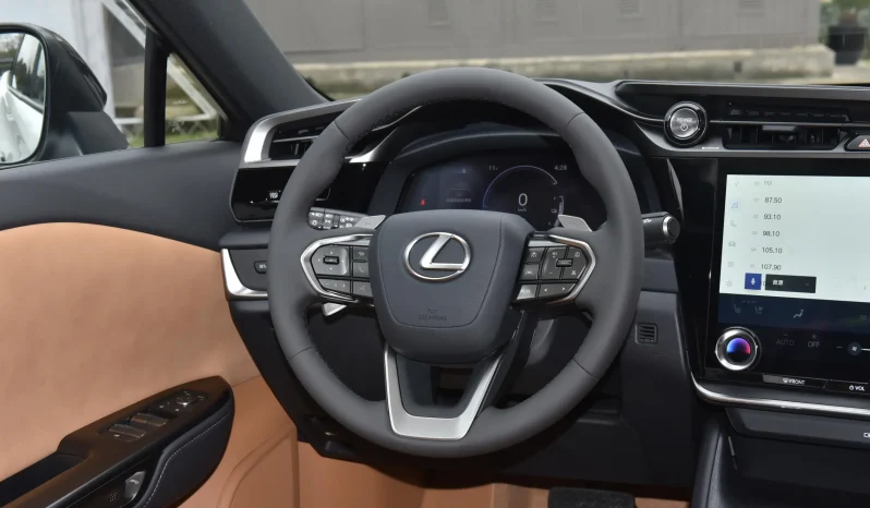 
								Lexus RZ 450e DIRECT4 Indulgence Edition full									