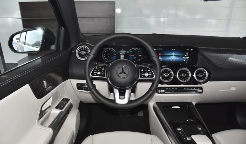 
								Mercedes-Benz EQA 260 full									