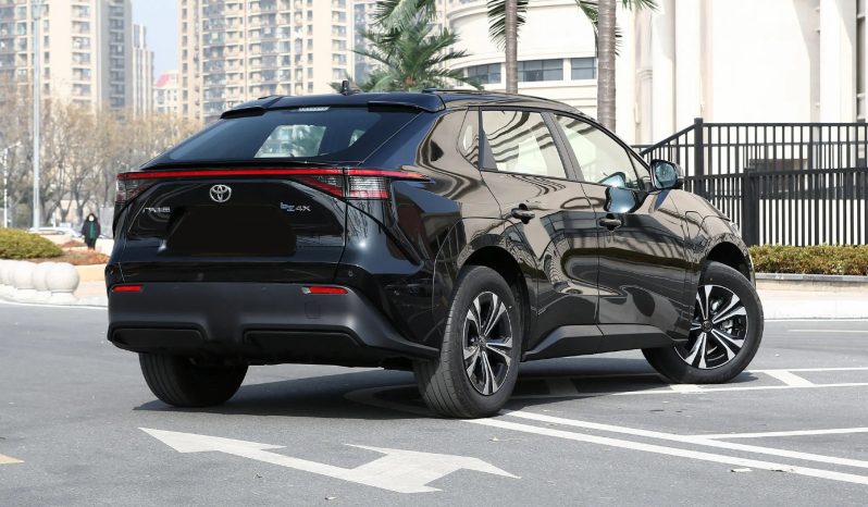 
								TOYOTA bZ4X Long Range Pro full									