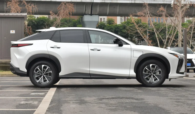 
								Lexus RZ 450e DIRECT4 Indulgence Edition full									