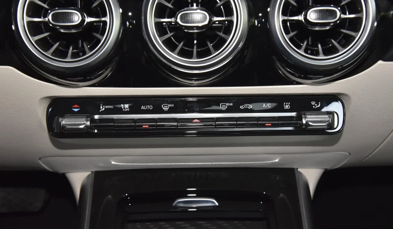 
								Mercedes-Benz EQA 260 full									