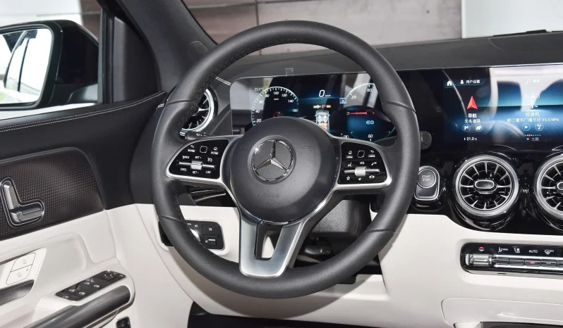 
								Mercedes-Benz EQA 260 full									