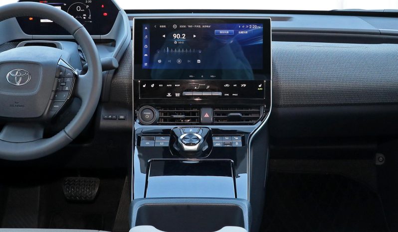 
								TOYOTA bZ4X Long Range Pro full									