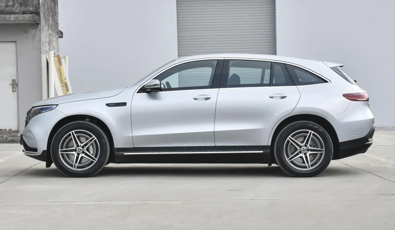 
								Mercedes-Benz EQC 400 4MATIC full									