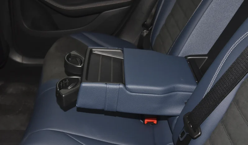 
								Mercedes-Benz EQC 400 4MATIC full									