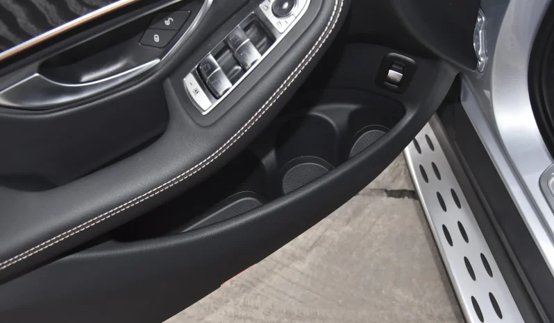 
								Mercedes-Benz EQC 400 4MATIC full									