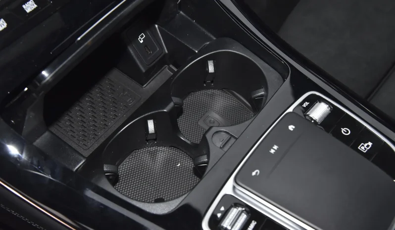 
								Mercedes-Benz EQC 400 4MATIC full									