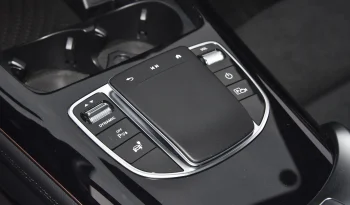 
									Mercedes-Benz EQC 400 4MATIC full								