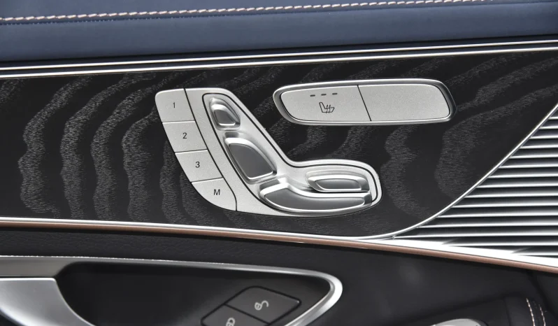 
								Mercedes-Benz EQC 400 4MATIC full									